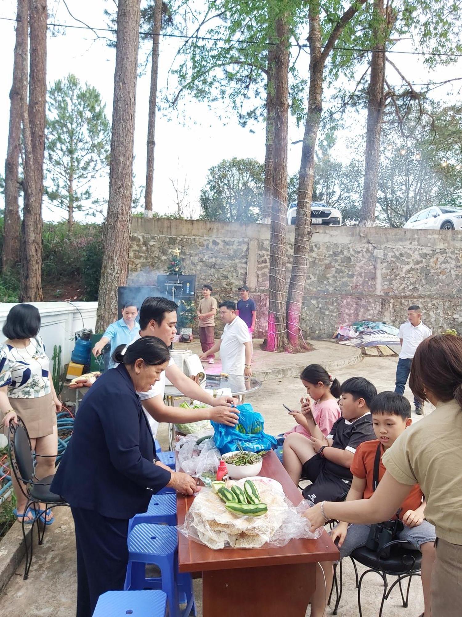 Khach San Hung Viet 호텔 Tỉnh Kontum 외부 사진